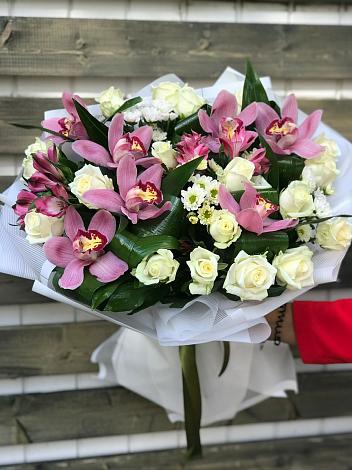 Букет цветов из: Розы и Хризантемы в Мытищах