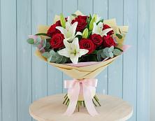 Букет цветов из:  Лилии и Розы в Мытищах