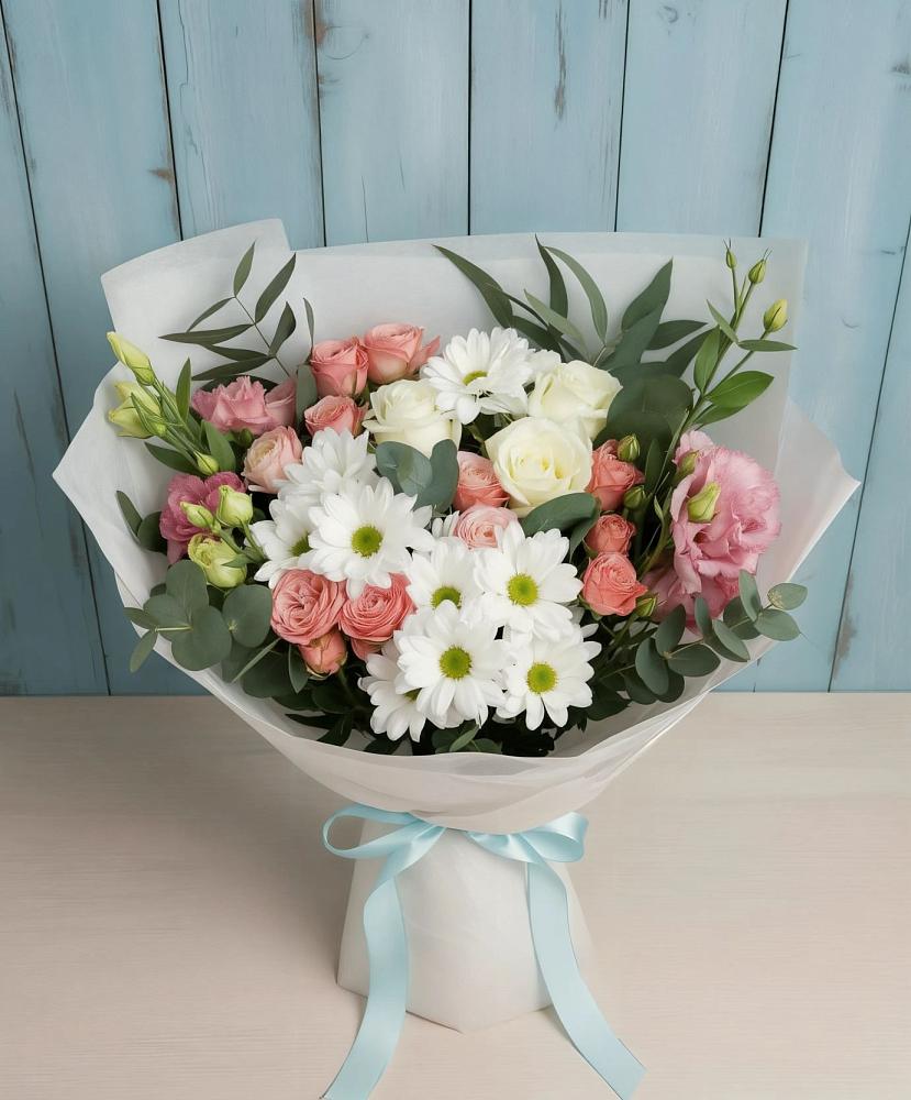 Букет цветов из: Розы, Лизиантусы и Хризантемы в Мытищах