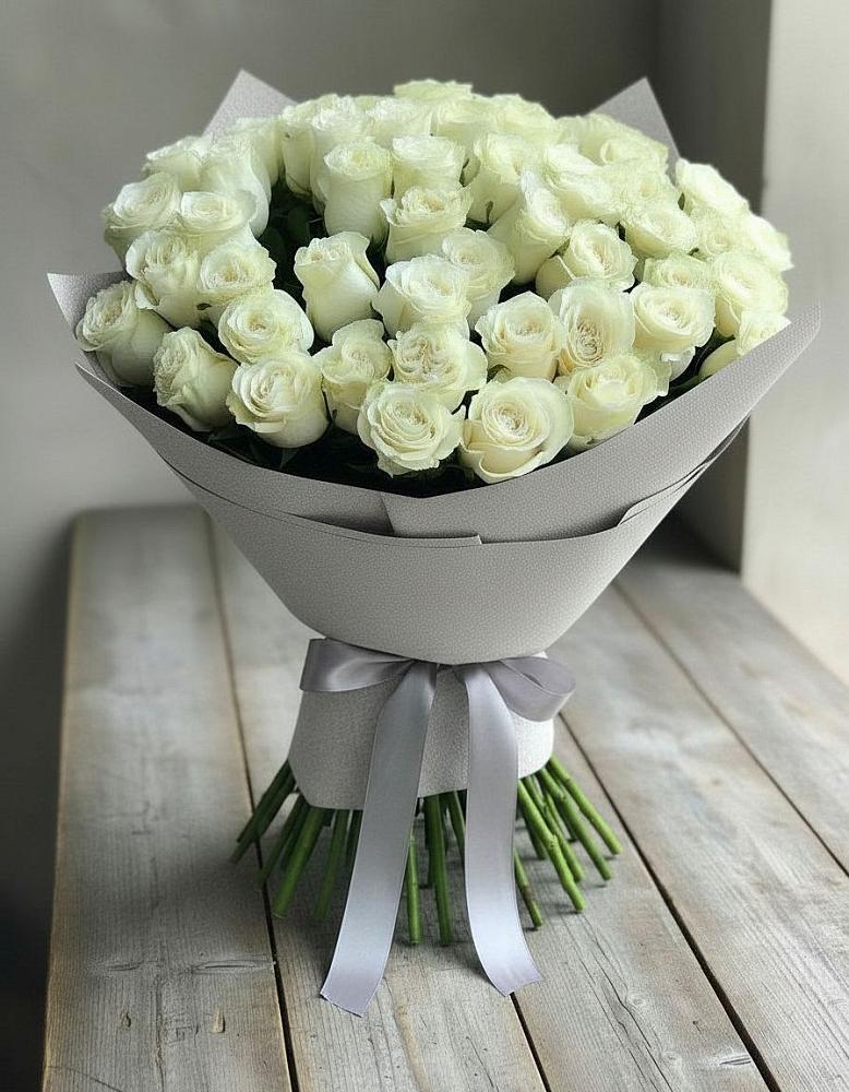 Букет 35 Белых роз в Мытищах