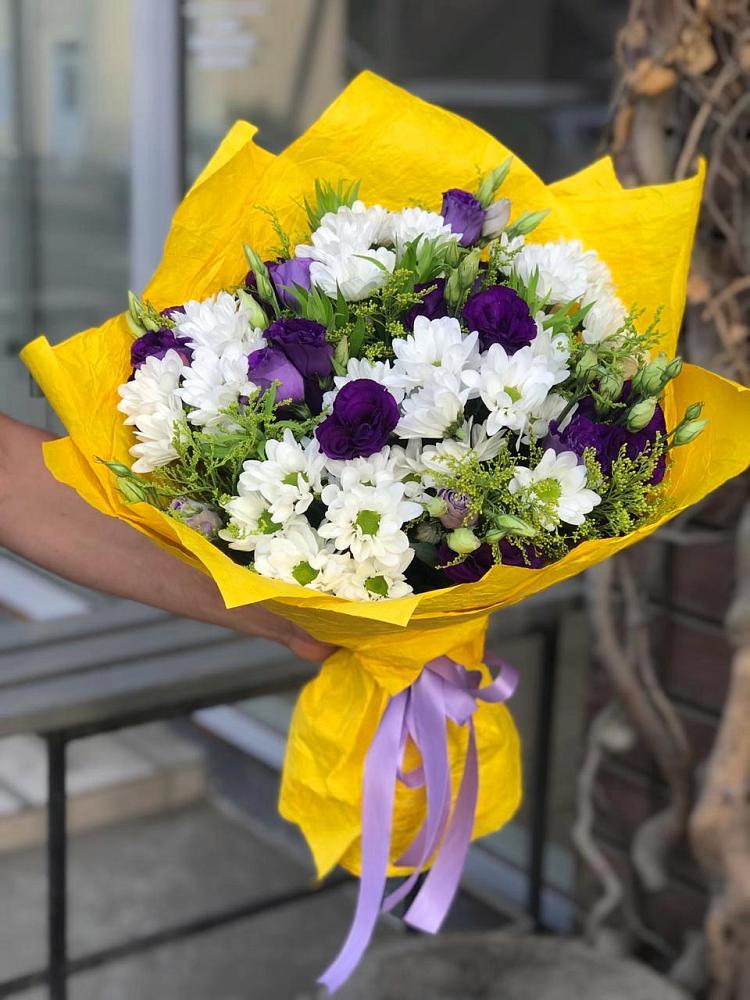Букет цветов из: Ирисы, Хризантемы и Ромашки в Мытищах