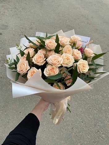 Букет Кремовые розы Латте в Мытищах