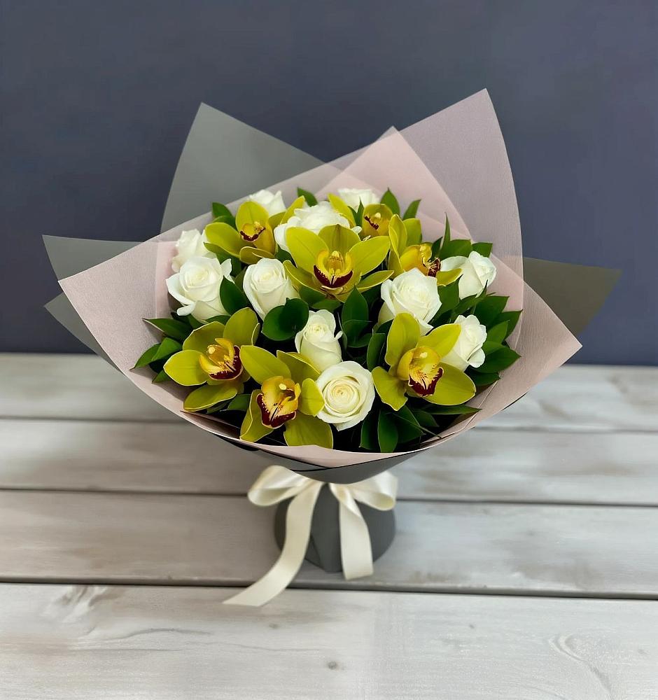 Букет цветов из: Орхидеи и Розы в Мытищах