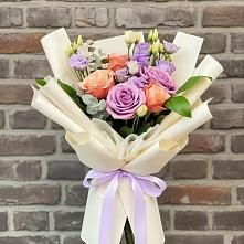 Букет цветов из:  Лизиантусы и Розы #REPLACE_PRED# Мытищах