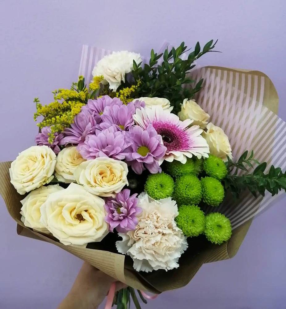 Букет цветов из: Хризантемы, Розы, Гвоздики и Герберы в Мытищах