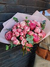 Букет цветов из:  Розы в Мытищах