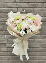 Букет цветов из:  Гвоздики, Розы, Лизиантусы и Хризантемы в Мытищах