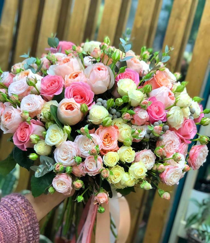 Букет цветов из: Розы в Мытищах