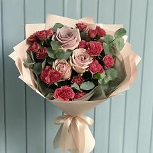 Букет цветов из:  Гвоздики и Розы в Мытищах