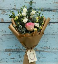 Букет цветов из:  Розы и Лизиантусы в Мытищах