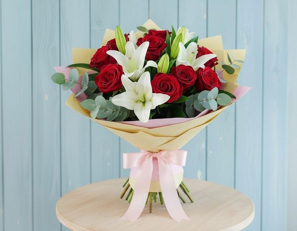 Букет цветов из: Лилии и Розы в Мытищах